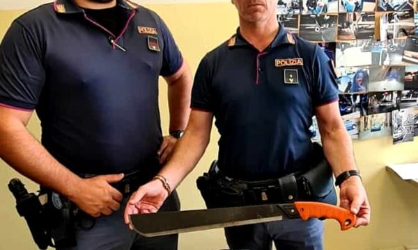 17enne fermato dalla Polizia con machete