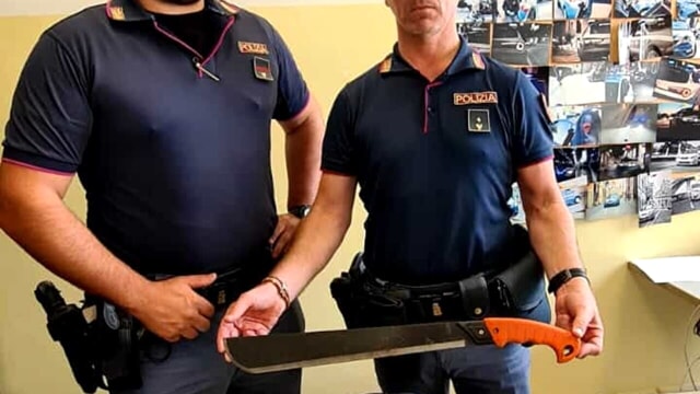 17enne fermato dalla Polizia con machete