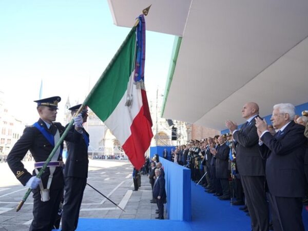 Forze Armate riconoscimento Bandiere guerra