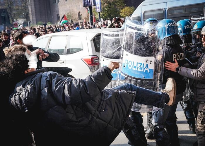 corteo Pro Palestina 15 poliziotti al pronto soccorso