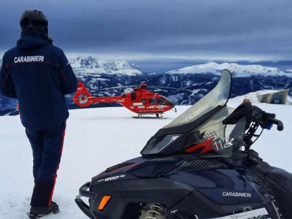 Sciatore croato ubriaco si finge poliziotto